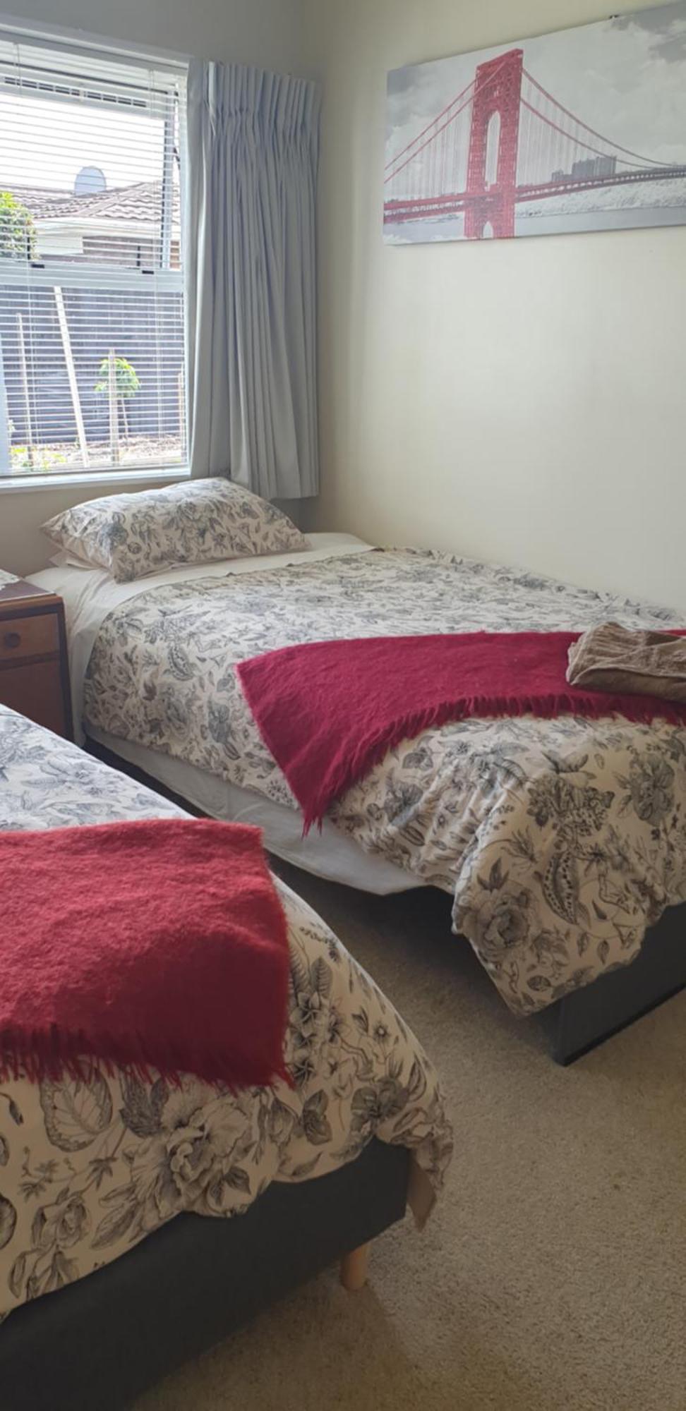 Warm & Welcome On Whiteley Holiday home